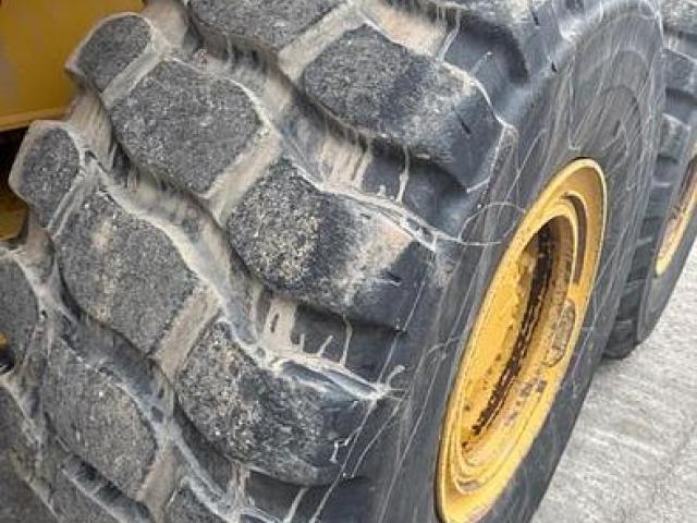 2021 Caterpillar 730 Dump track used – Bild 5