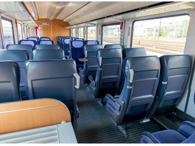 R284.x Trailer Coach, used multi rack conversion available! – Bild 6