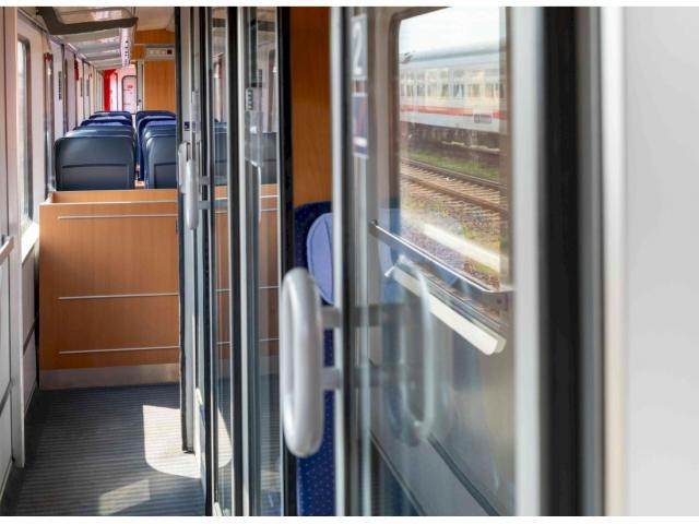 R284.x Trailer Coach, used multi rack conversion available! – Bild 5