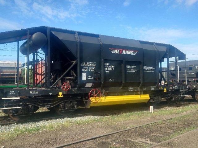 For sale Hoppers cars for rail work Faccs Series 416V and 426V