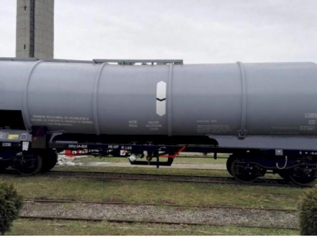 Zacns 85 m3 4-axle tank cars, for sale