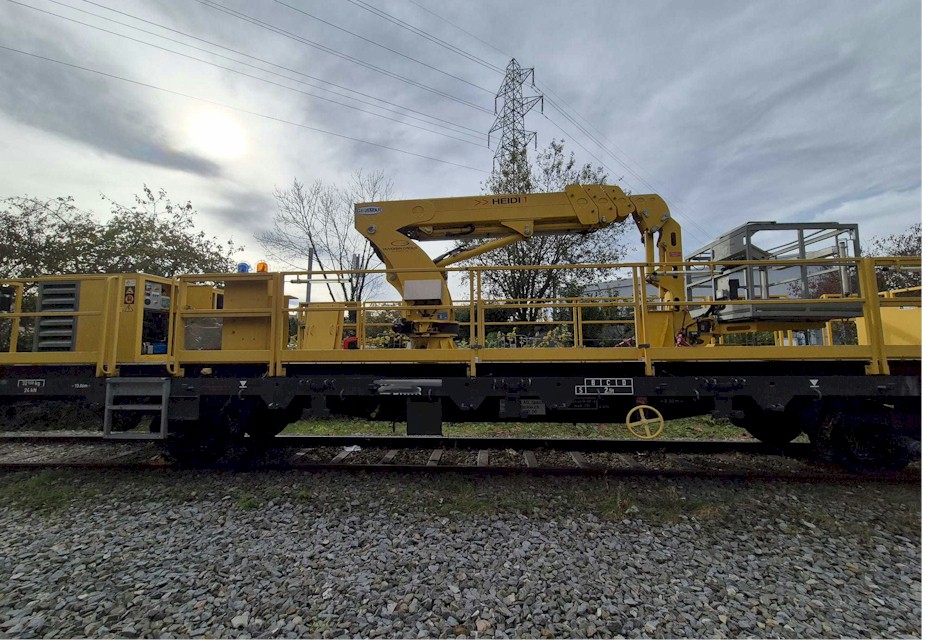 2 x Geismar aerial work platform on a KS rail car chassis