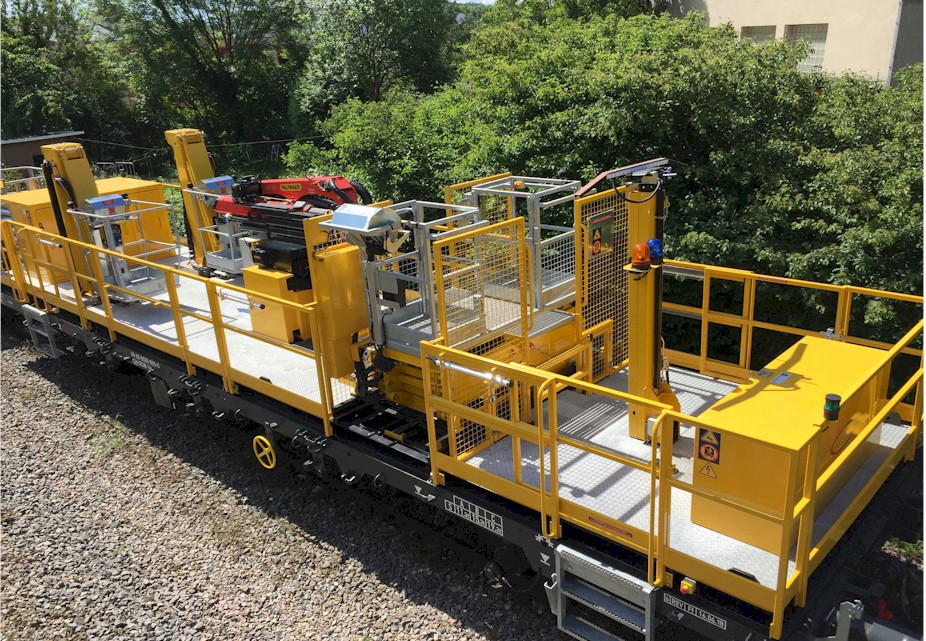 Geismar multi-module vehicle with 2 mast platforms, non-powered