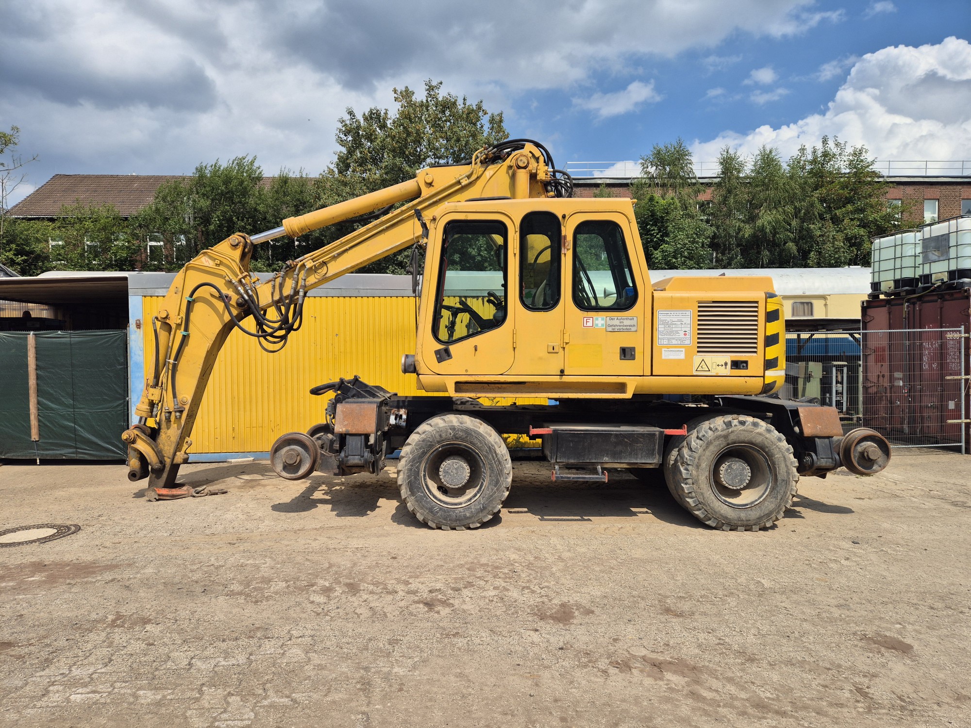Good Atlas 1604 Zw Road-Rail Excavator for sale